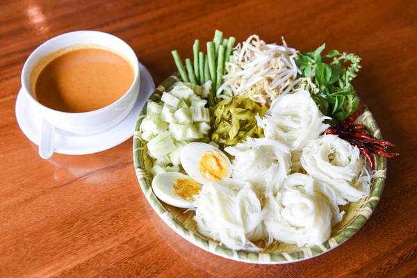 Fideos Arroz Tailandeses Close Tailandia Alimentos Fideos Vermicelli Huevos Hervidos — Foto de Stock