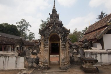 Baharatlı salata at nalı yengeci yumurta marul ile 