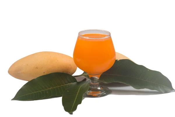 Gele Verse Mango Bladeren Met Sap — Stockfoto