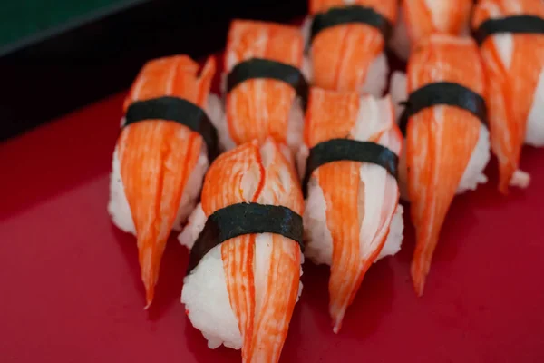 Rolki Sushi Płytce Mięsem Krewetek — Zdjęcie stockowe