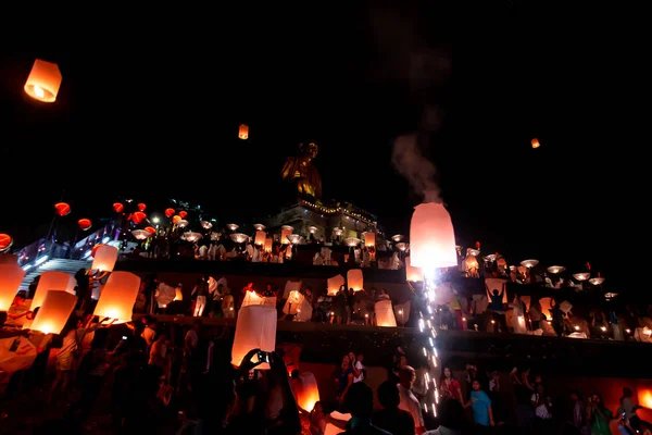 Lamphun Thailand November22 2018 Loy Krathong Festival Sky Lanterns Flying — Stock Photo, Image