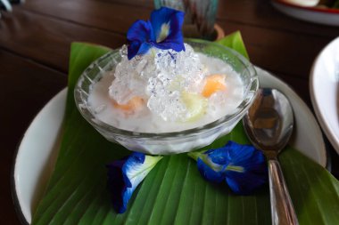 Lezzetli tatlılar ve kavun Tayland