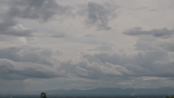 Campo Belas Nuvens Raios Sol Bela Paisagem Lapso Tempo — Vídeo de Stock