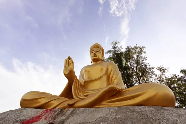 Tayland Tapınak Altın Buddha Heykeli — Stok fotoğraf