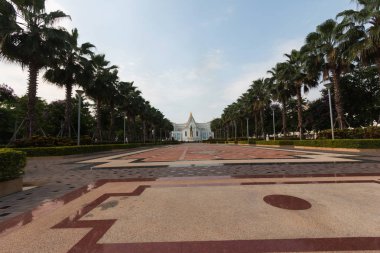 Wat Tha Sung Uthai Thani altın sanctuary(Temple)