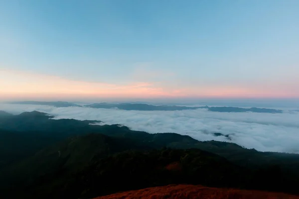 Beautiful Fog Top Mountain Sunrise — Stock Photo, Image