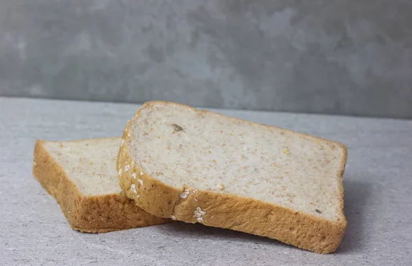Белый Свежий Хлеб Изолировать — стоковое фото