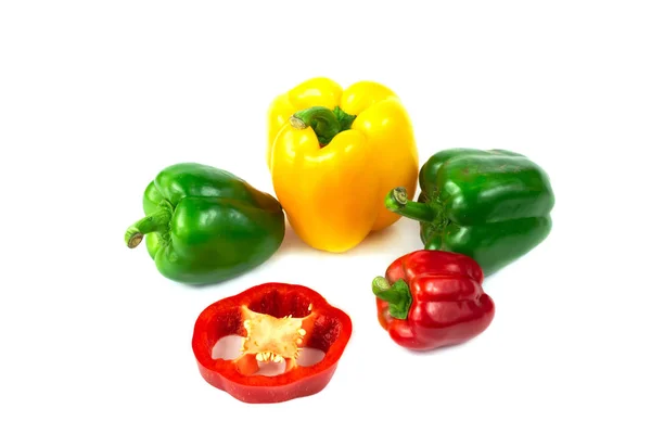 Färska Färgglada Paprika Hälften Skära Isolera Vit — Stockfoto