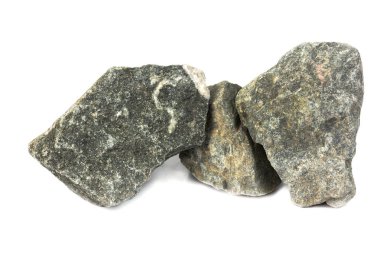 Endüstriyel bitkilerden bazalt kaya beyaz arka planda izole edilir