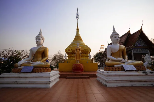 Lampang Ili Eski Tapınakta Altın Buddha — Stok fotoğraf