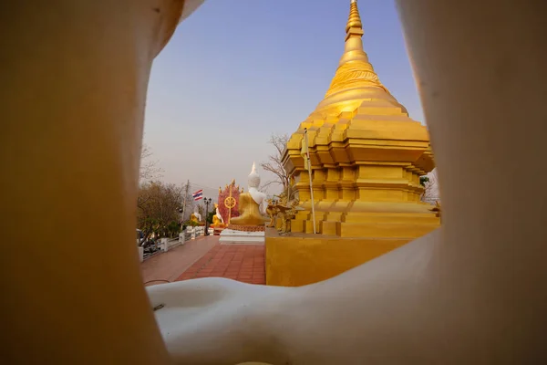 Lampang Ili Eski Tapınakta Altın Buddha — Stok fotoğraf