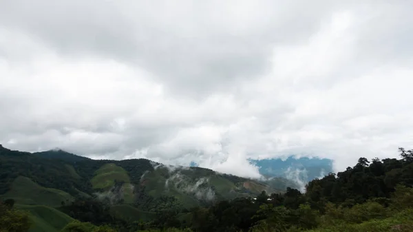 Bela Vista Para Montanha Tem Uma Nuvem Agradável Norte Tailândia — Fotografia de Stock