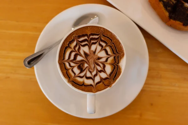 Gorący Coffee Cup Chleb Czekoladą — Zdjęcie stockowe