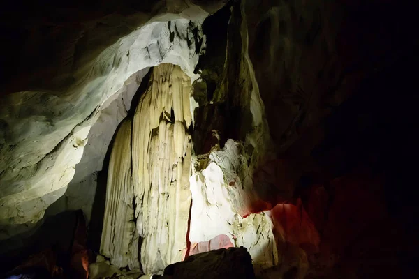 Tayland Güzel Kireçtaşı Mağaralar — Stok fotoğraf