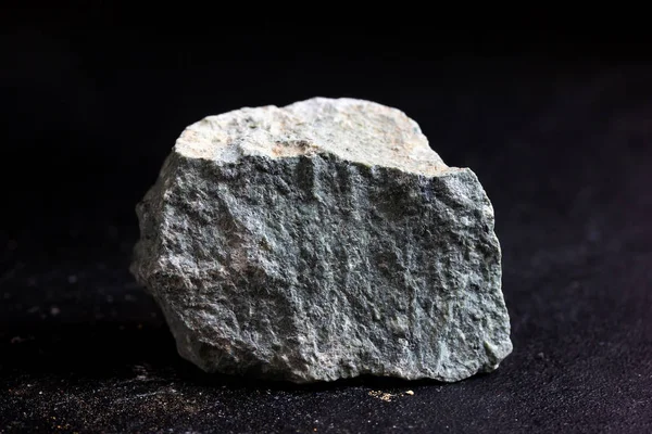 Stein Für Die Industrie Isolieren Auf Schwarzem Hintergrund — Stockfoto