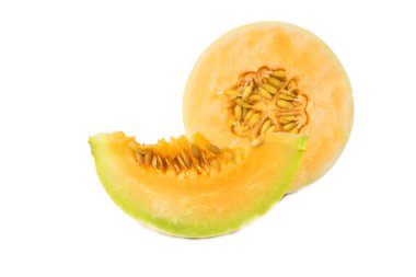 Beyaz arka planda yarım kavun meyvesi izole