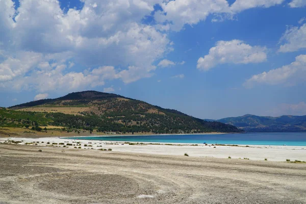 萨尔达湖是土耳其西南部的一个中型火山口湖 位于耶西洛娃区的边界内 取决于布尔杜尔省 图库图片