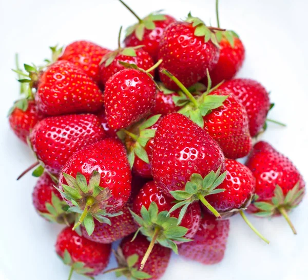 Fresh ripe strawberries background — Stock Photo, Image