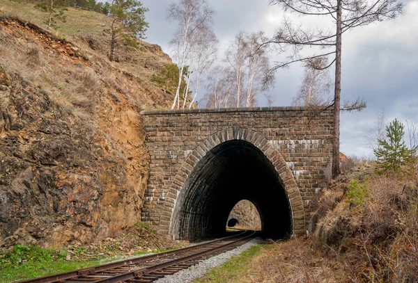 çevre-Baykal demiryoluna bahar