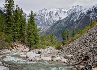 Shumak Nehri Vadisi Tunkinsky Goltsy, Doğu Sayans, Cumhuriyet Buryatia dağlarında