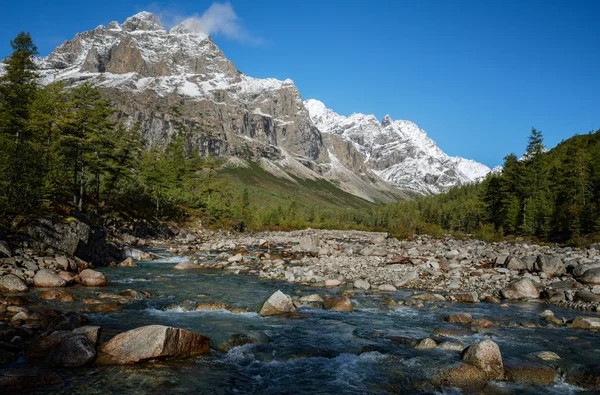 River Middle Sakukan in Kodar Mountains in Sib — Stock Image River Middle Sakukan Kodar Mountains Sib Royalty Free Stock Photos