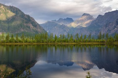 Doğu Sibirya transbaikalia aralığında kodar gölde