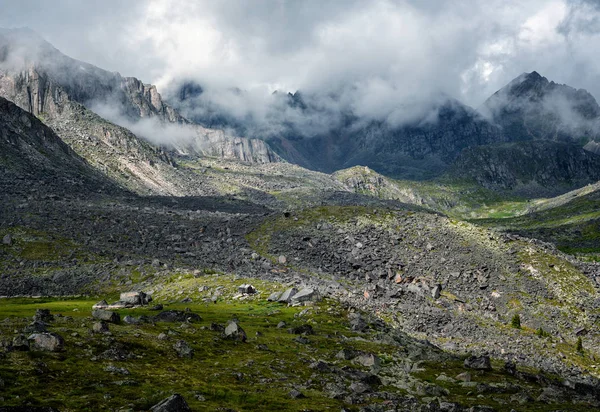 Huisje Bergen Van Oostelijk Sayan Oost Siberië — Stockfoto