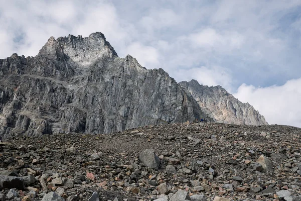 Turistas Las Montañas Siberia Oriental Ridge Kodarsky — Foto de Stock