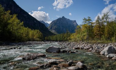 Doğu Sibirya'da Orta Sakukan Nehri, Transbaikalia