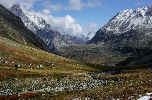 Herbst Den Bergen Kodar Kamm — Stockfoto