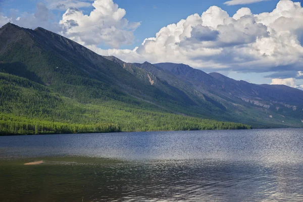 Transbaikalia 西伯利亚东部山区湖 Leprindo — 图库照片