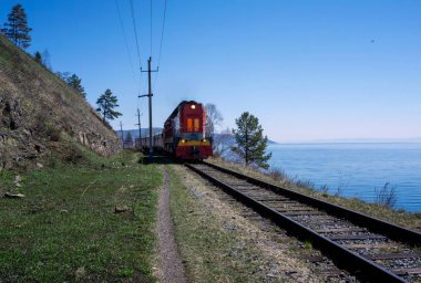 Circum-baykal demiryolu üzerinde tren