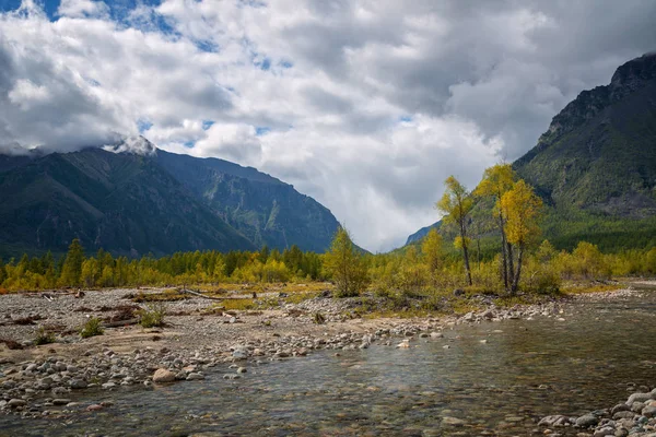 Entrance to the gorge of the Middle Sakukan River — Stock Image Entrance Gorge Middle Sakukan River Stock Photo