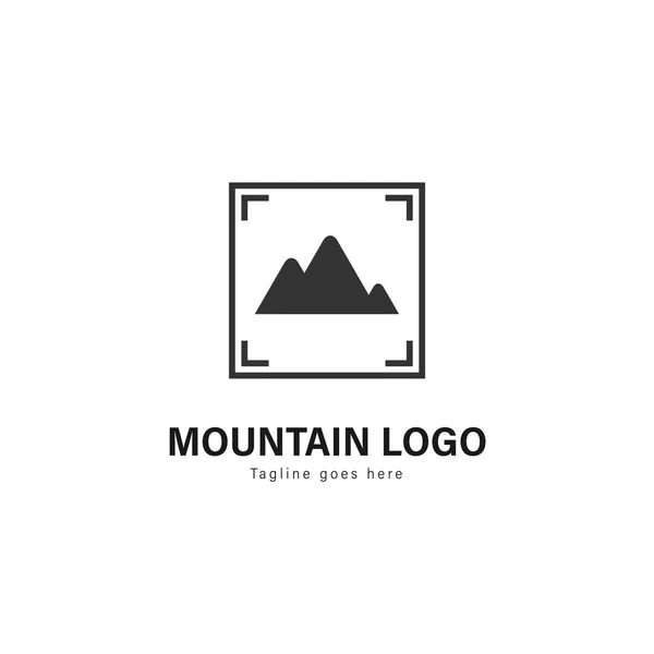 Design de modelo de logotipo de montanha. Logotipo da montanha com design de vetor de quadro moderno — Vetor de Stock