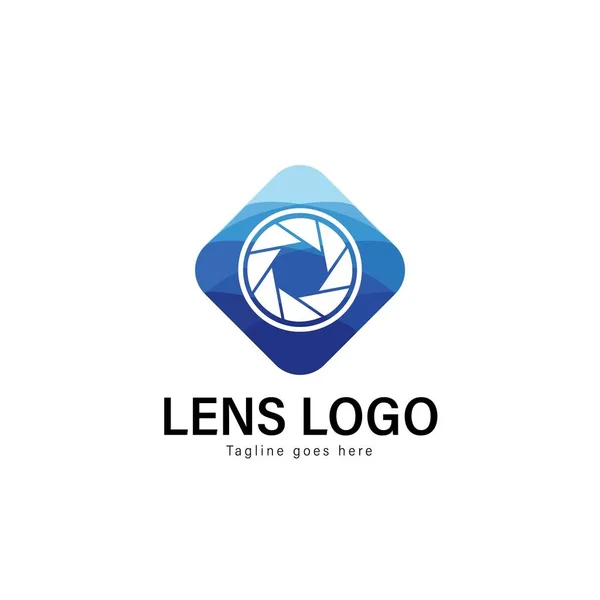 Design de modelo de logotipo da lente. Logotipo da lente com design de vetor de quadro moderno — Vetor de Stock