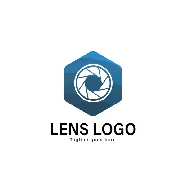 Diseño de plantilla de logotipo de lente. Logo de la lente con diseño de vectores de marco moderno — Vector de stock