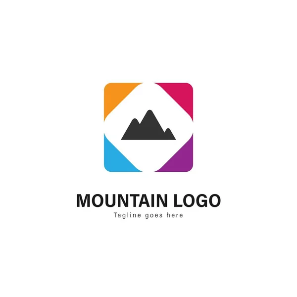 Design de modelo de logotipo de montanha. Logotipo da montanha com design de vetor de quadro moderno — Vetor de Stock