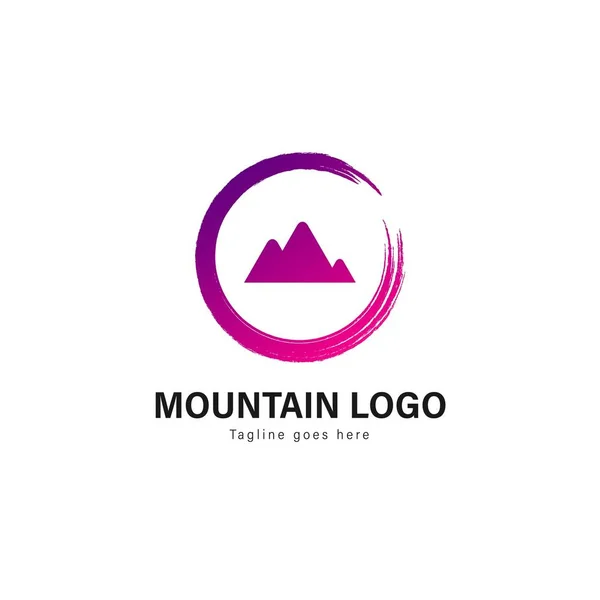 Berg logo sjabloonontwerp. Berg logo met moderne frame vector design — Stockvector