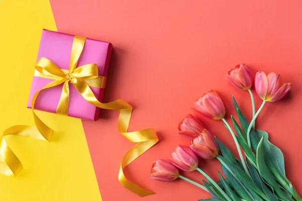 Fondo Vacaciones Caja Regalo Flores Escritorio Naranja — Foto de Stock