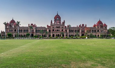 Khalsa Koleji, Hindistan 'ın kuzeyindeki Amritsar şehrinde bulunan tarihi bir eğitim kurumudur..