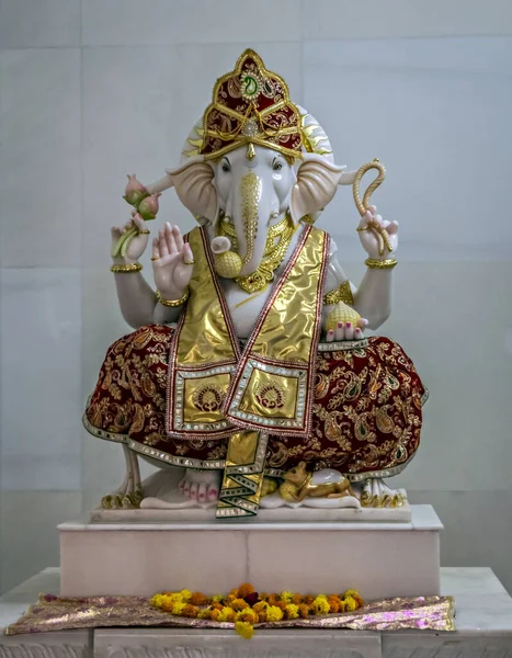 Idolo Isolado Bem Esculpido Decorado Deus Hindu Ganesha Templo Somnath — Fotografia de Stock