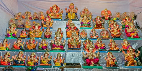 Barro Colorido Fez Ídolos Deus Hindu Lorde Ganesha Pronto Para — Fotografia de Stock