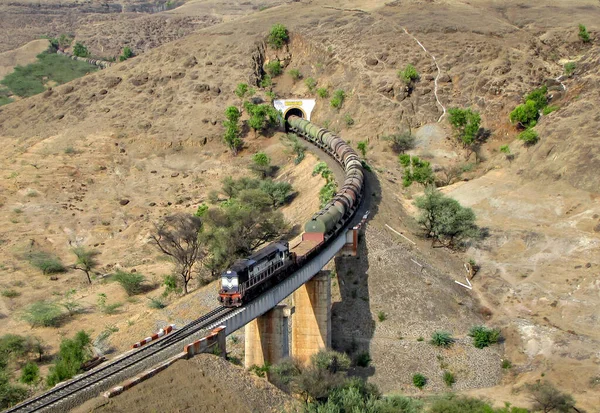 Diesel Locomotive Hauling Tanker Rake Tunnel Small Bridge — Stock Photo, Image