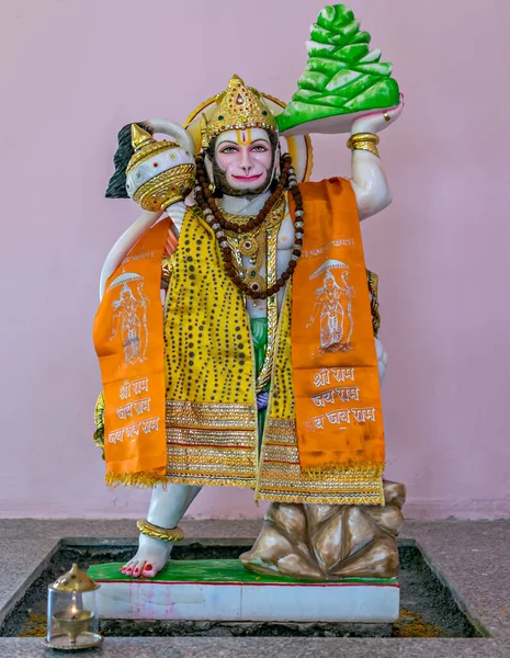 Szépen Kitüntetett Hindu Isten Bálványa Hanuman Egy Templomban Yavatmalban Maharashtrában — Stock Fotó