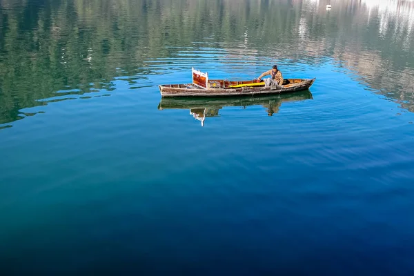 Nainital Uttarakhand Inde Janvier 2009 Batelier Ramant Son Petit Bateau — Photo