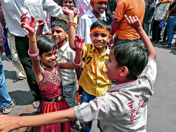 Pune Maharashtra India 2010 Szeptember Gyerekek Táncolnak Ganesh Bálvány Előtt — Stock Fotó
