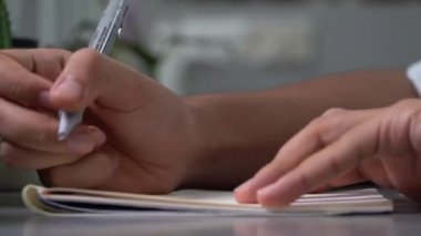 El yazısı kitabı ya da günlük