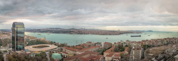 Boğaziçi panoramik görünümü. Istanbul, Türkiye - 7 Aralık 2019. — Stok fotoğraf