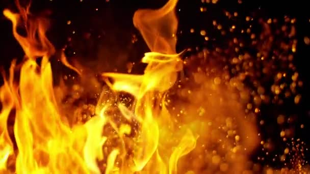 Yangın Hattı Üzerine Siyah Izole Süper Yavaş Çekimde — Stok video