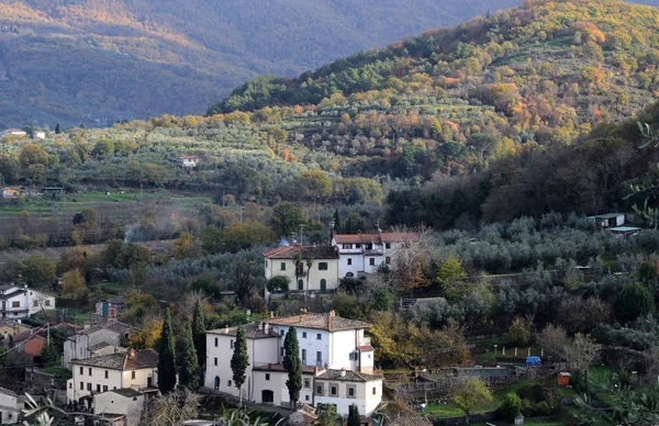 トスカーナ イタリア アレッツォに近い村 丘や紅葉の山の Counytryside の風景 2018 — ストック写真